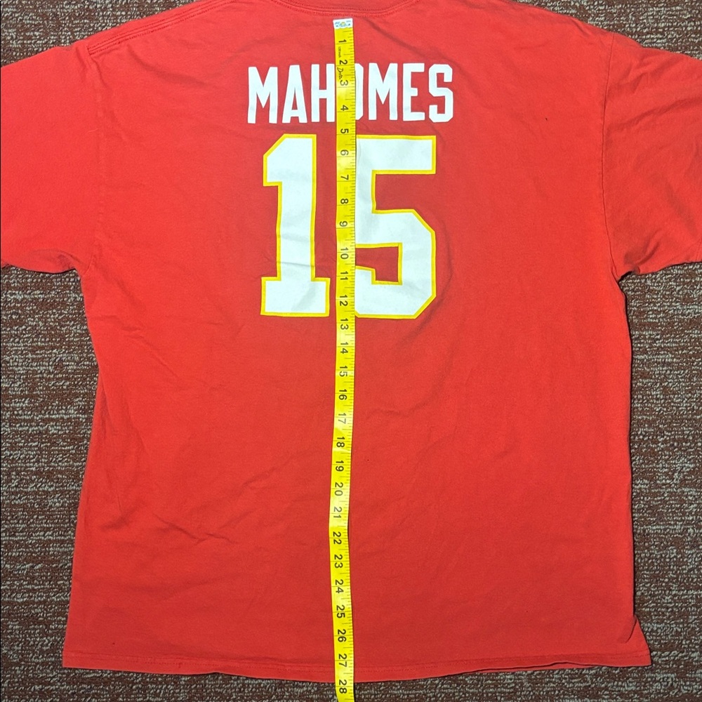 NFL team apparel Kansas City Chiefs T shirt Patrick Mahomes - Picture 8 of 11